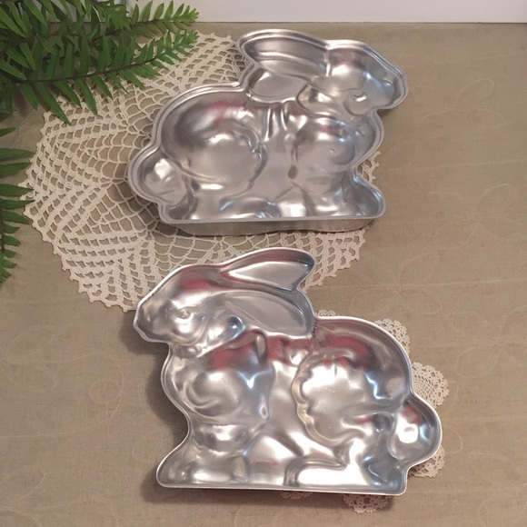 Vintage 3D Bunny Rabbit Cake Pan Mold - Picture 3 of 15